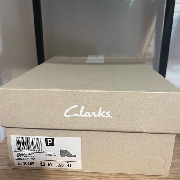 Clark’s new in box size 12 boot - Picture 2 of 3